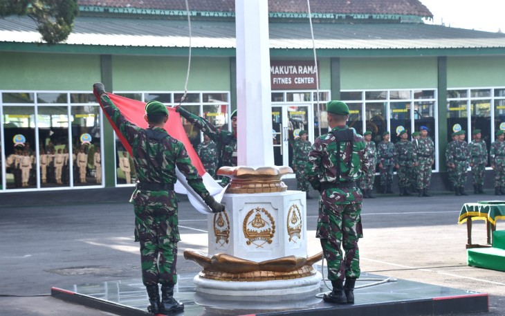 Upacara 17an di Makorem 073/Mkt