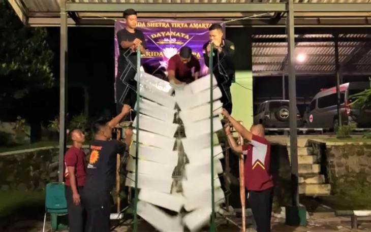 Pecahkan susunan 10 balok es