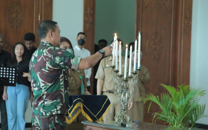 Dandim 0803/Madiun Letkol Inf Meina Helmi saat perayaan ibadah Natal bersama
