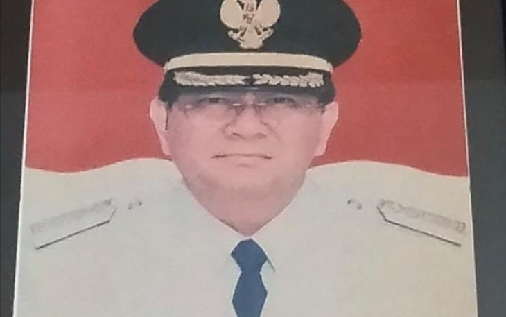 Drs.Max Lumintang, mantan Wali Kota Bitung, masa bakti 22 Agustus 2005 - 20 Februari 2006