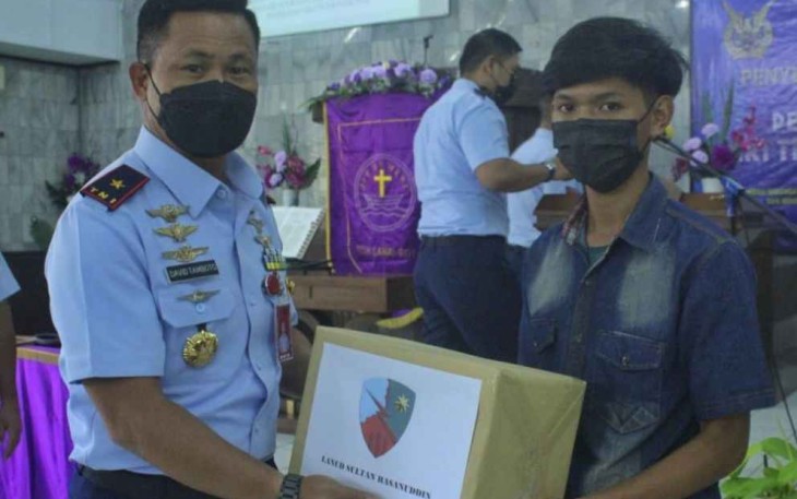 Lanud Sultan Hasanudddin Gelar Doa Bersama Dan Penyerahan Bantuan Sosial