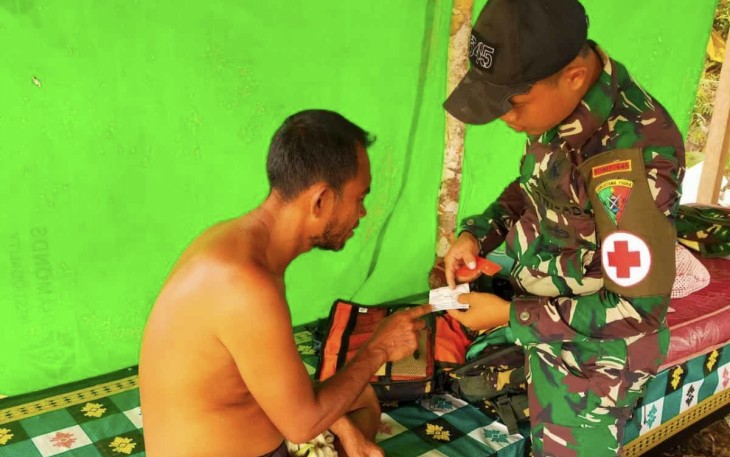Pengobatan gratis satgas pamtas RI-MLY Yonif 645/Gty