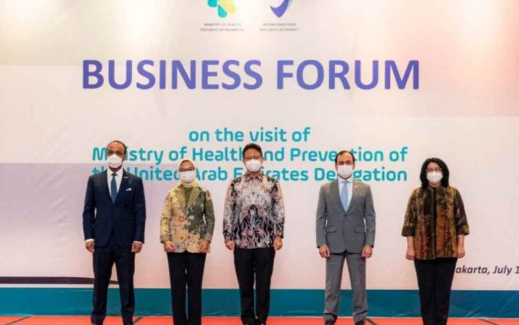 Foto bersama Menkes bersama Menteri Kesehatan dan Pencegahan UEA di Jakarta 