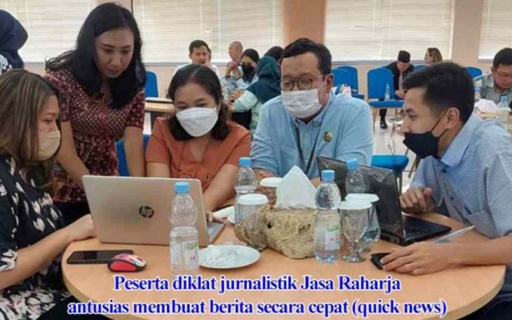 Peserta edukasi kehumasan di gedung Jasa Raharja cabang utama DKI Jakarta, Sabtu (1/10)