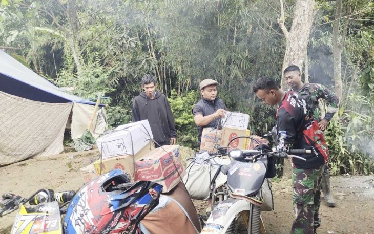 Trail Kopassus distribusikan logistik ke lokasi yang sulit di jangkau. Minggu (27/11)