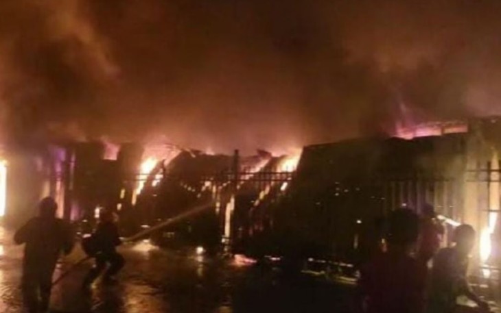 Kios Pasar Sentral Makassar Terbakar, Selasa (27/12)