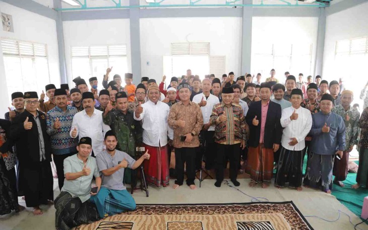 Foto bersama Bupati Malang, usai membuka acara Ijtima Ahli Falak NU, Sabtu (15/10/2022).