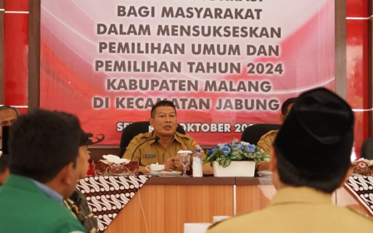 Wabup Malang, Didik Gatot Subroto, saat menjadi narasumber pada sosialisasi pemilu, di Kecamatan Jabung, Senin (31/10/2022). 
