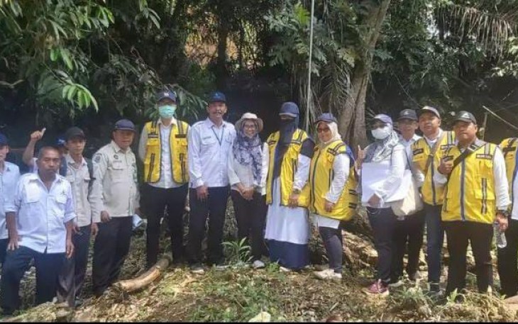 Foto bersama tim Rekomtek BBWS Brantas, usai tinjau lapangan.