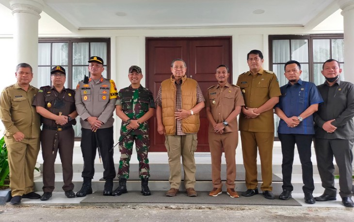 Kodim 0801/Pacitan saat Laksanakan Pengamanan Kunjungan Presiden RI Ke 6 Susilo Bambang Yudhoyono.