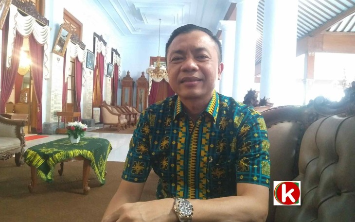 Wakil Bupati Blitar Rahmat Santoso Seusai Memberikan Penjelasan Kepada Klikwarta.com Terkait Tudingan Hoax Hibah Infrastruktur yang Diutarakan Kementerian PUPR (foto : Faisal NR / Klikwarta.com)