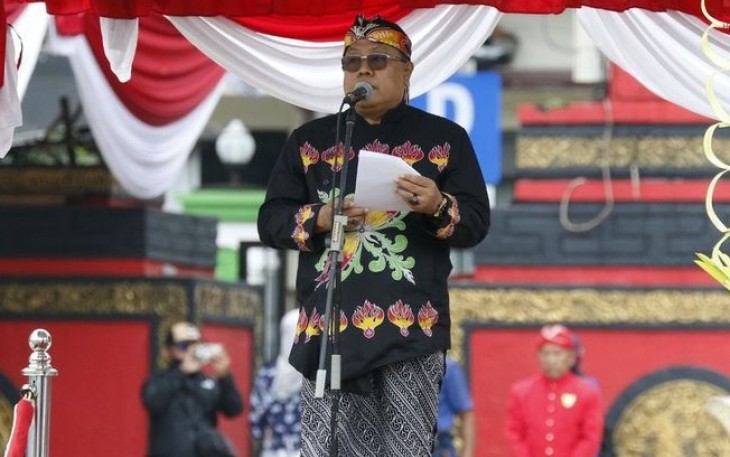 Walikota Blitar Santoso saat Bacakan Amanat Sambutannya di Upacara Budaya Grebeg Pancasila Peringatan Hari Lahir Pancasila 1 Juni 2022 (foto : dok. Pemkot Blitar)