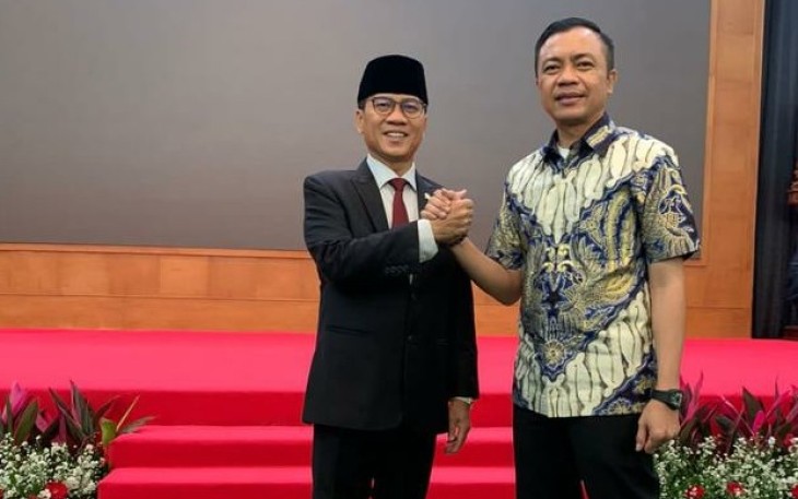 Wakil Bupati Blitar Rahmat Santoso (kanan) Hadiri dan Ucapkan Selamat kepada Yandri Susanto (kiri) Usai Dilantik Jadi Wakil Ketua MPR RI
