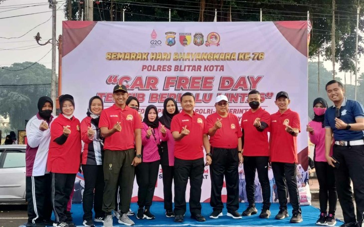 Walikota Blitar Santoso (pakai topi putih) Bersama Forkopimda Kota Blitar Hadiri CFD, Minggu 3 Juli 2022.