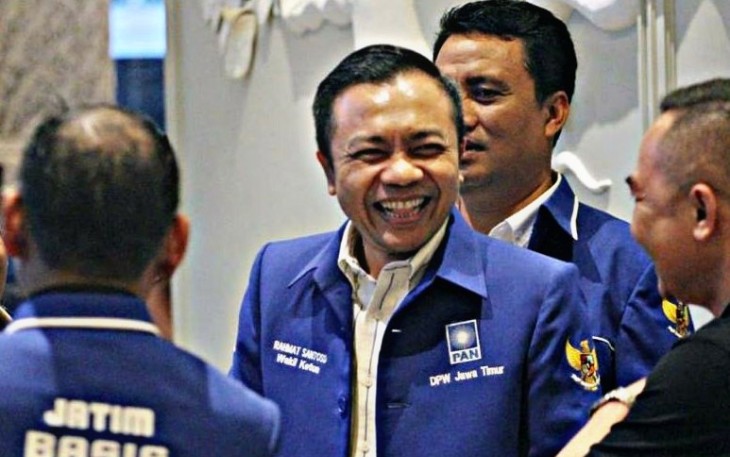 Wakil Ketua DPW PAN Jawa Timur Rahmat Santoso (tengah senyum) Saat Hadiri Rakerda DPW PAN Jawa Timur di Surabaya tahun 2022.
