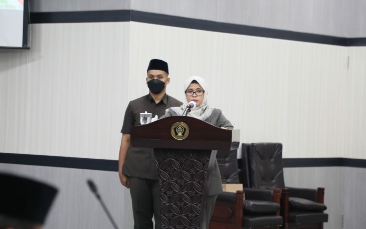 Bupati Blitar Rini Syarifah Sampaikan Penjelasan Nota Keuangan Rancangan APBD Kabupaten Blitar Tahun Anggaran 2023 di Forum Rapat Paripurna DPRD Kabupaten Blitar, Selasa 4 Oktober 2022.