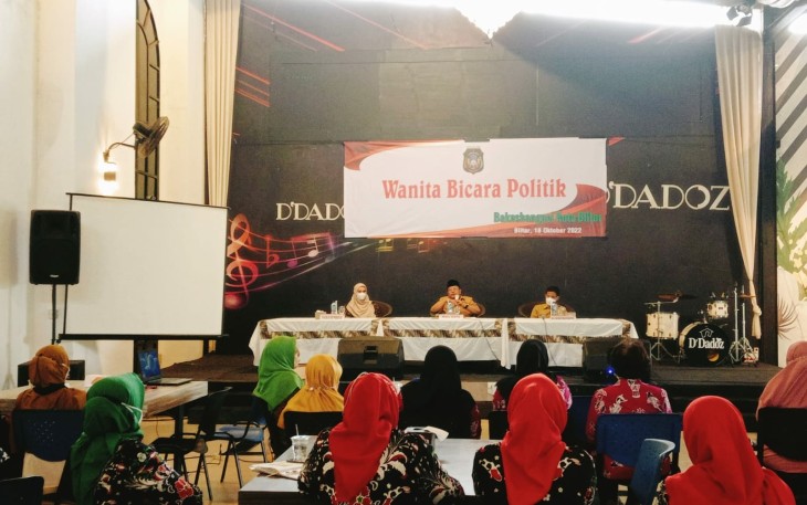 Walikota Santoso Ikut Diskusi bersama Perempuan-perempuan Kota Blitar Dalam Acara Wanita Bicara Politik (foto : Faisal NR / Klikwarta.com)