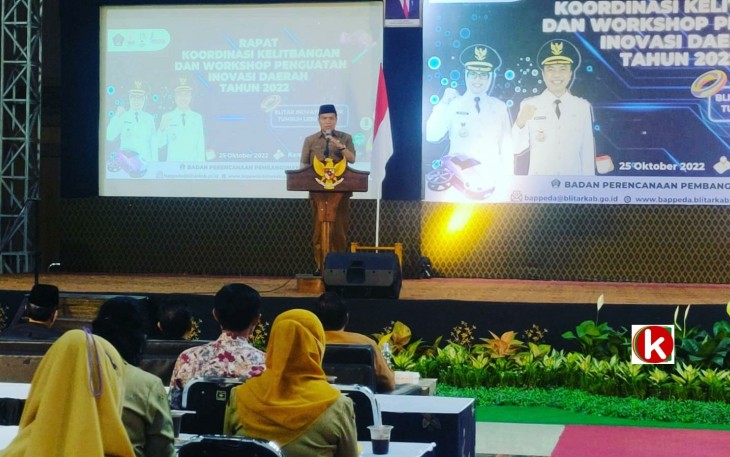 Sekretaris Daerah Kabupaten Blitar Drs. Izul Marom Buka Rakor Kelitbangan dan Workshop Penguatan Inovasi Daerah (foto : Faisal NR / Klikwarta.com)