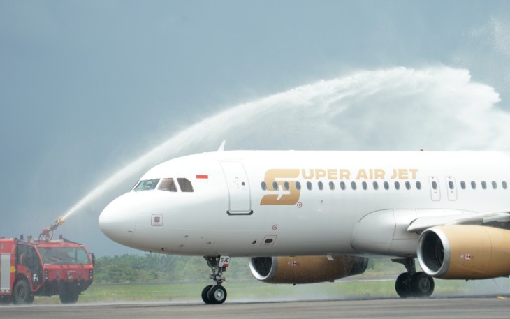 Super Jet Air saat Mendarat Perdana di Bandar Udara Fatmawati Soekarno Bengkulu, Jumat (09/09/2022).
