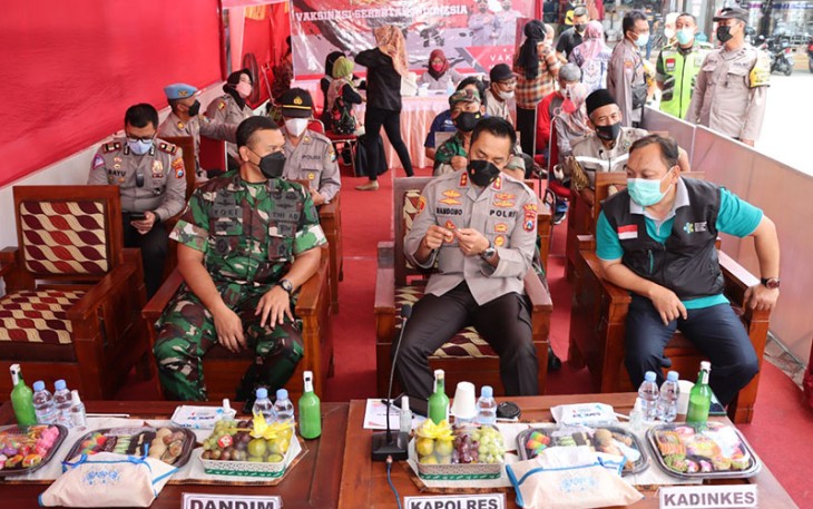 Kapolres Tulungagung AKBP Handono Subiakto, S.H., S.I.K., M.H., Dandim 0807 Tulungagung LETKOL INF. Yoki Malinton K.SH.M.Tr (Han) M.l.Pol, Kadinkes Kabupaten Tulungagung