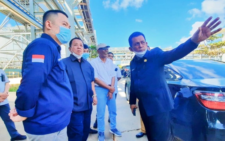 Gubernur Prov Kepri Ansar Ahmad bersama Gubernur Prov Lampung di kawasan KEK Bintan.