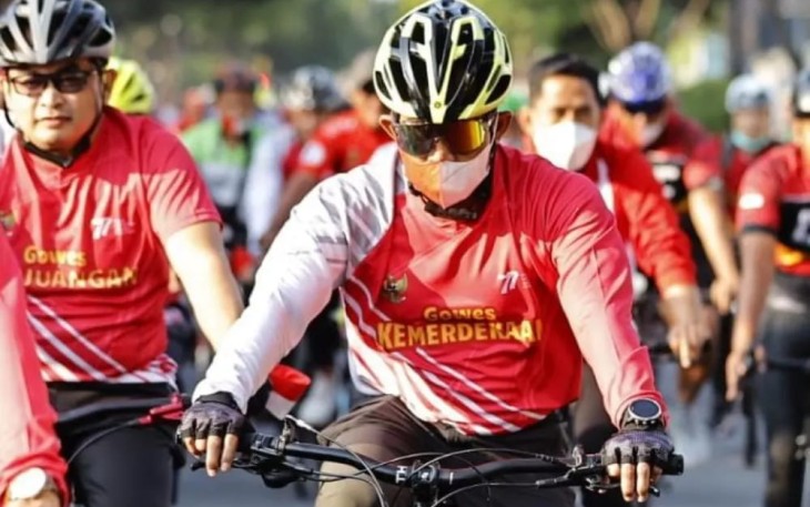 Danrem Kolonel Deni Meriahkan Gowes Kemerdekaan di Kota Madiun