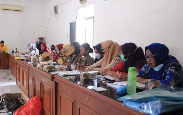 Sekda Labuhanbatu saat Buka Rapat Laporan Hasil Kegiatan Studi EHRA, Kamis (23/06/2022).
