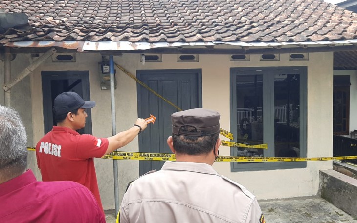 Polisi saat datangi TKP mengamankan pelaku dan barang bukti
