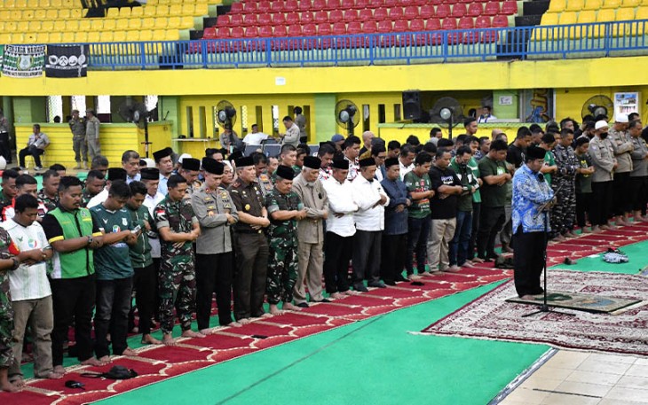 Pangdam I/BB Bersama Forkopimda Sumut saat Shalat Ghaib dan Doa Bersama Bagi Korban Tragedi Kanjuruhan