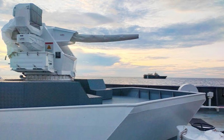 KN Pulau Marore-322 Bakamla RI saat Tertibkan Kapal Bahama Drifting di Perairan Kepri