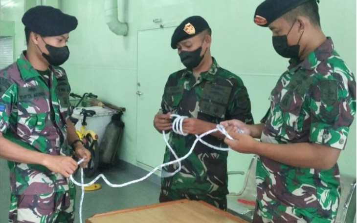 Latihan kemampuan dasar tentang tali-temali 