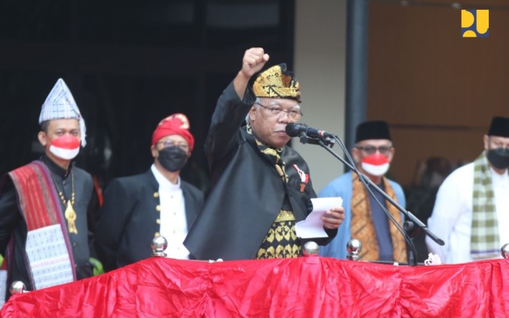 Kementerian PUPR saat menyelenggarakan upacara Peringatan Hari Ulang Tahun (HUT) ke-77 Republik Indonesia di Lapangan Sapta Taruna, Kementerian PUPR, Rabu (17/8).