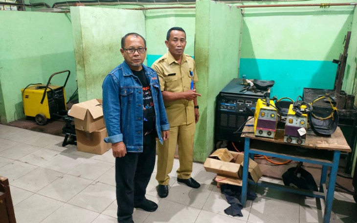 Wakil ketua Komisi E DPRD Jatim, Artono saat cek kondisi BLK di Jember.