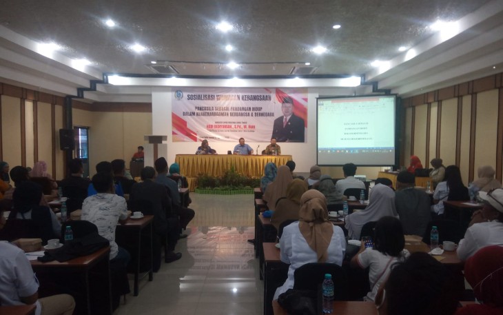 Hadi Dediansyah saat menggelar sosialisasi wawasan kebangsaan dengan tema Pentingnya Pancasila Pada Kehidupan Berbangsa dan Bernegara, Minggu (7/8/2022).