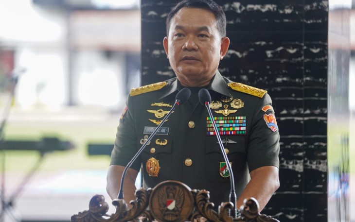 Kasad Jenderal TNI Dr. Dudung Abdurachman saat memberikan sambutan pada gelar Doa Bersama Lintas Agama di Mabesad, Jakarta. Rabu, (14/12/2022).