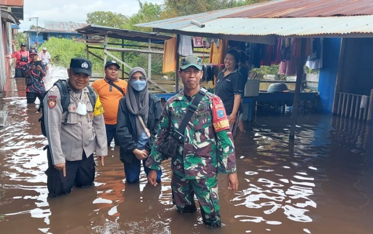Babinsa Siaga Banjir
