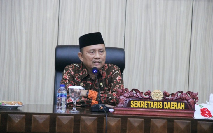 Sekda Hamka dalam Sosialisasi Jadwal Baru Pesawat Garuda rute Bengkulu - Jakarta (PP) Efektif Oktober 2022 dan Harga Corporate NKRI, di Ruang Pola Pemprov Bengkulu, Jum'at (30/09).