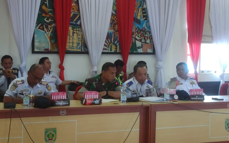 Pasi Intel Kodim 1001/HSU-Balangan saat Hadiri Rakor Terkait Jembatan Paringin Rusak
