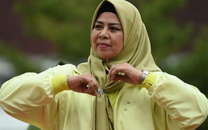 Ketua TP-PKK Provinsi kepulauan Riau Hj Dewi Kumala sari Ansar saat senam