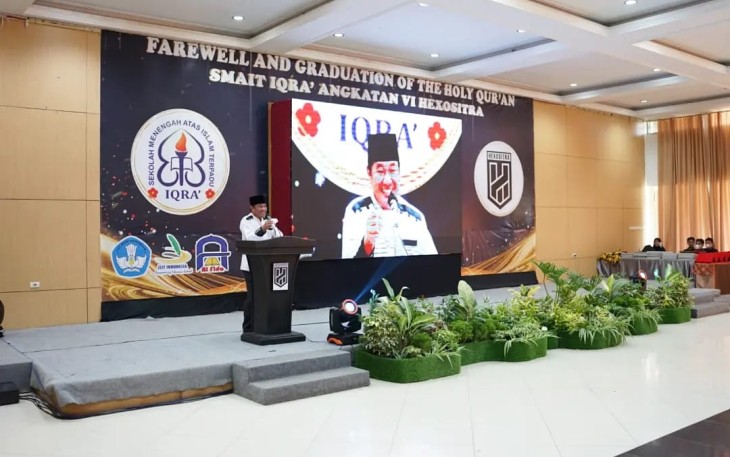 Wagub Bengkulu Rosjonsyah saat menghadiri Wisuda Qur'an dan pelepasan 179 siswa kelas XII SMA IT IQRA angkatan ke VI bertempat di Grage Hotel Bengkulu, (11/5).