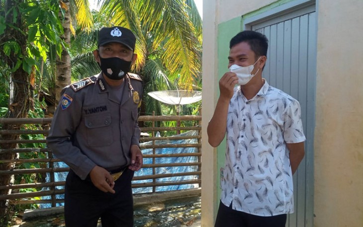 Bhabinkamtibmas Jajaran Polda Bengkulu Rutin Imbau Masyarakat Taat Prokes