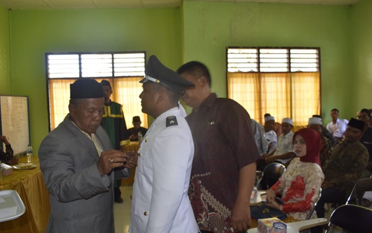 Prosesi Pelantikan Romi Syahputra Jabat Keuchik Alue le Mirah