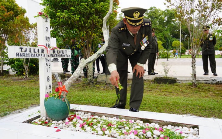 Ziarah Dalam Rangka Memperingati HUT TNI Ke 77 