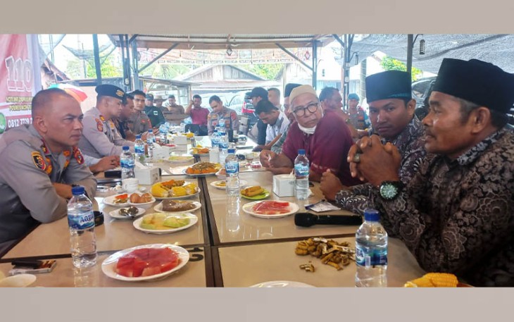 Program “Jumat Curhat" Bersama Kapolres Aceh Timur dan Jajaran, Jumat (11/11/2022). 