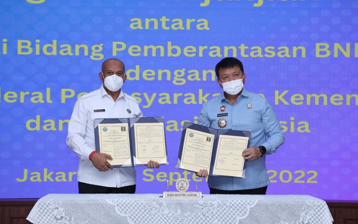 Penandatanganan perjanjian kerja sama antara Deputi Pemberantasan BNN RI, Irjen Pol Drs. Kenedy, S.H., M.M., dengan Direktur Jenderal Pemasyarakatan Kemenkumham, Reynhard SP Silitonga, di R. Moh. Hatta - BNN Cawang, Jakarta Timur, pada Senin (26/9).
