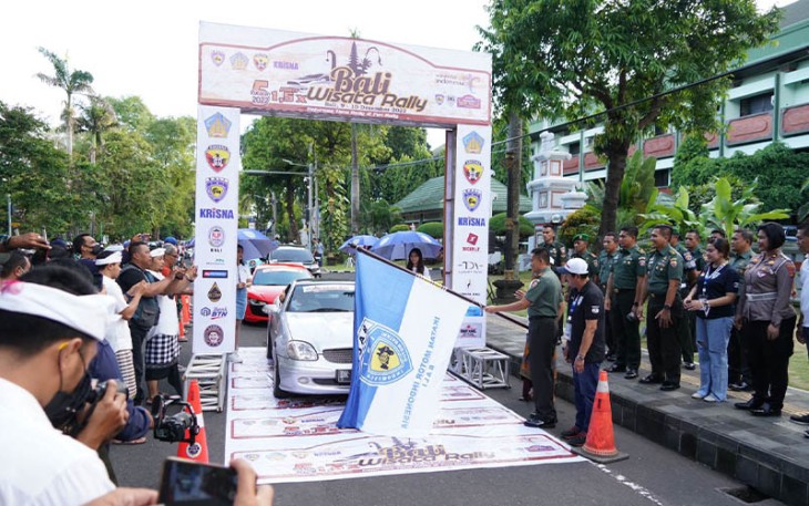 Pangdam IX/Udayana saat Lepas Peserta Jamnas Wisata Rally dan Fun Rally Putaran Terakhir