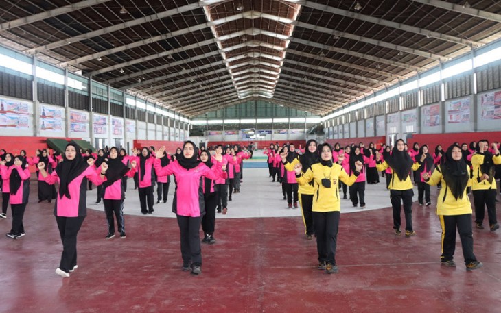Polwan dan Bhayangkari Aceh Timur Senam Bersama Jelang HUT Polwan ke-74 dan HKGB ke-70