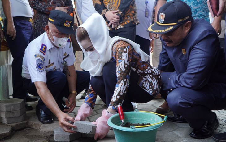 Program padat karya bertempat di Instalasi Stasiun Radio Pantai (SROP) Pemancar Disnav Kelas III Cilacap, Jawa Tengah.