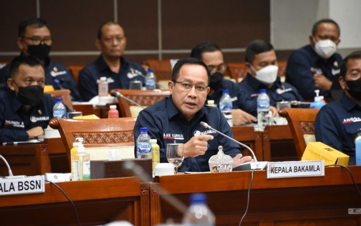 Kepala Bakamla RI Laksdya TNI Dr. Aan Kurnia  saat melaporkan Pelaksanaan Patroli Bersama di Komisi I DPR RI