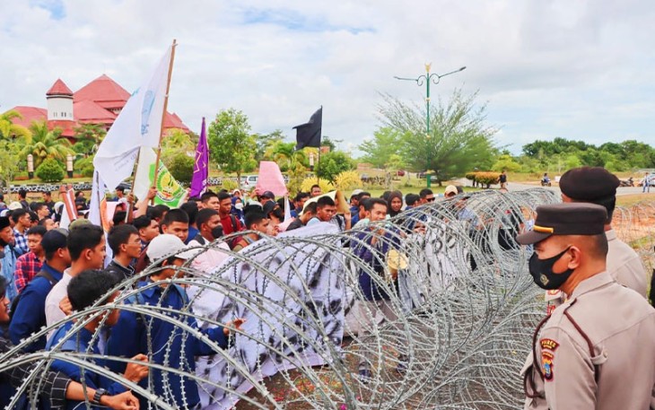 Polres Bintan Kawal Ketat dengan Humanis Aksi Unjuk Rasa Mahasiswa 